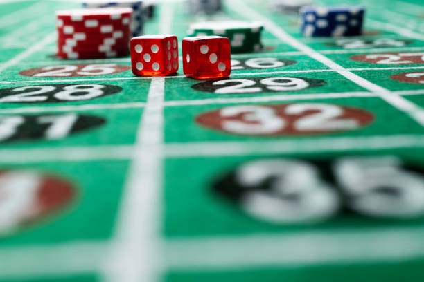 Live Super Sic Bo table with three dice and betting layout